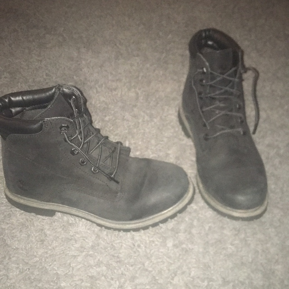Black timberland boots